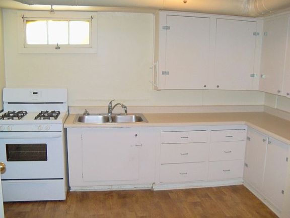 2nd image of 518 Broadwater Ave APT 1