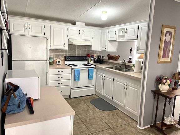 3rd image of 613 North Dr