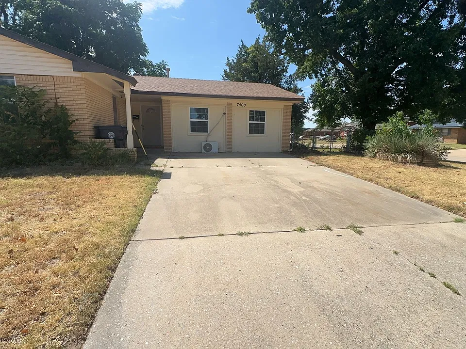 7400 NW 27th St