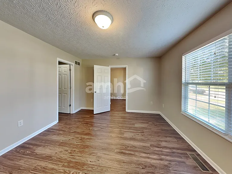 1166 Linford Cir — Photo 8