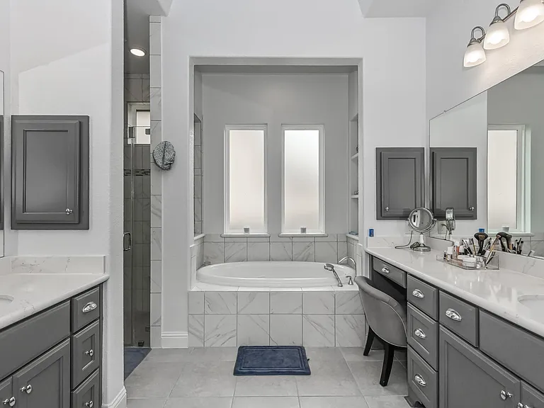 6110 Meadow Bluff Ct — Photo 18