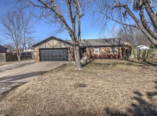 10617 E 113th St N, Owasso, OK 74055