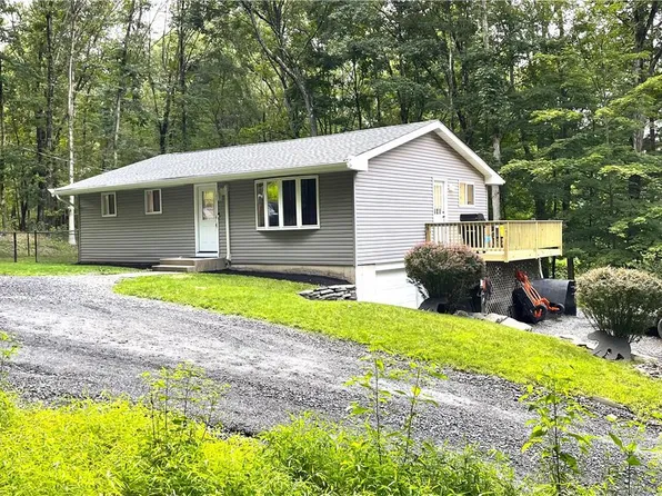 114 Corn Flower Rd, Stroudsburg, PA 18360