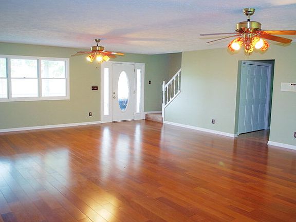 4th image of 1119 Old Oak Trl