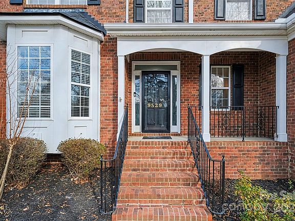 4th image of 9529 Numenore Dr