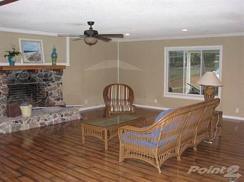 4th image of 423 Lakeshore Dr