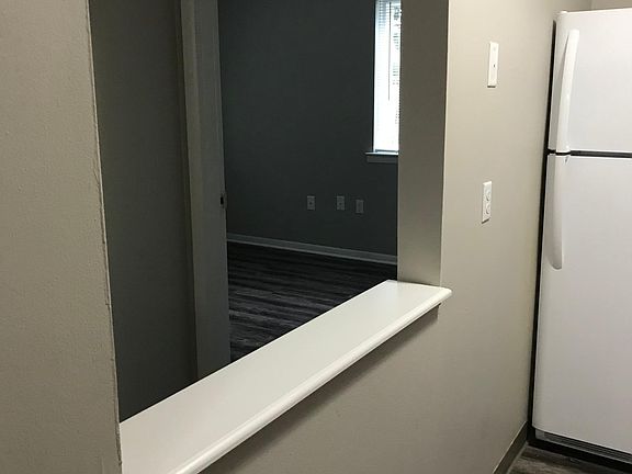 2nd image of 1005 Cato Ln