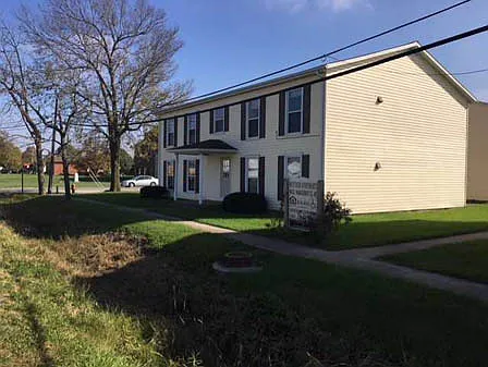 614 Broadway St — Photo 1