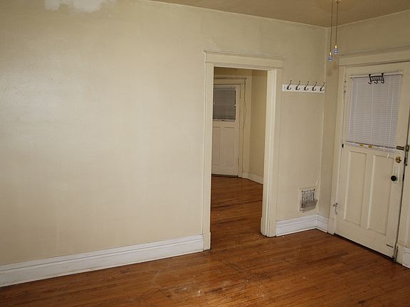3rd image of 2125 Cleveland Pl APT 2S
