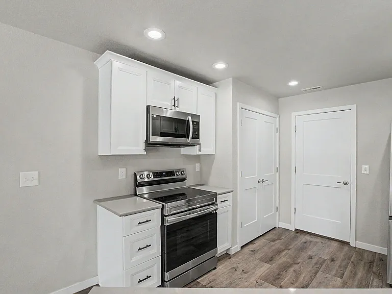 4209 Date St — Photo 25