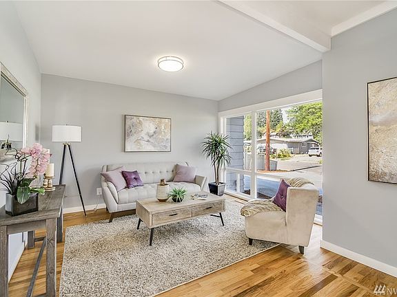 4th image of 16015 SE 9th St