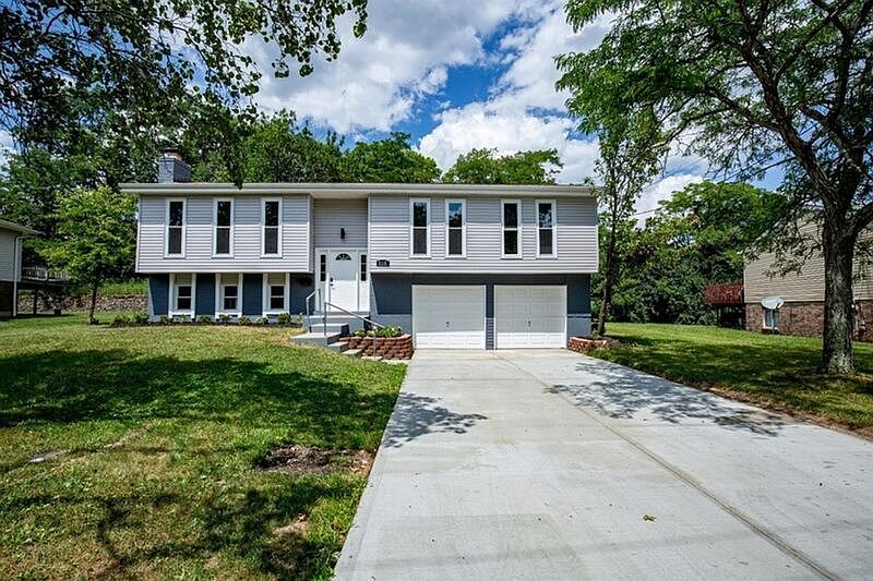 1st image of 810 Clearfield Ln