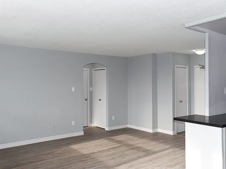 2185 Lawrence Ave E — Photo 15