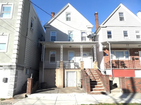 223 John St, Elizabeth City, NJ 07202