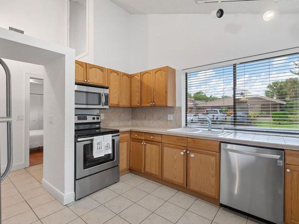 166 Sparrow Dr APT 6A