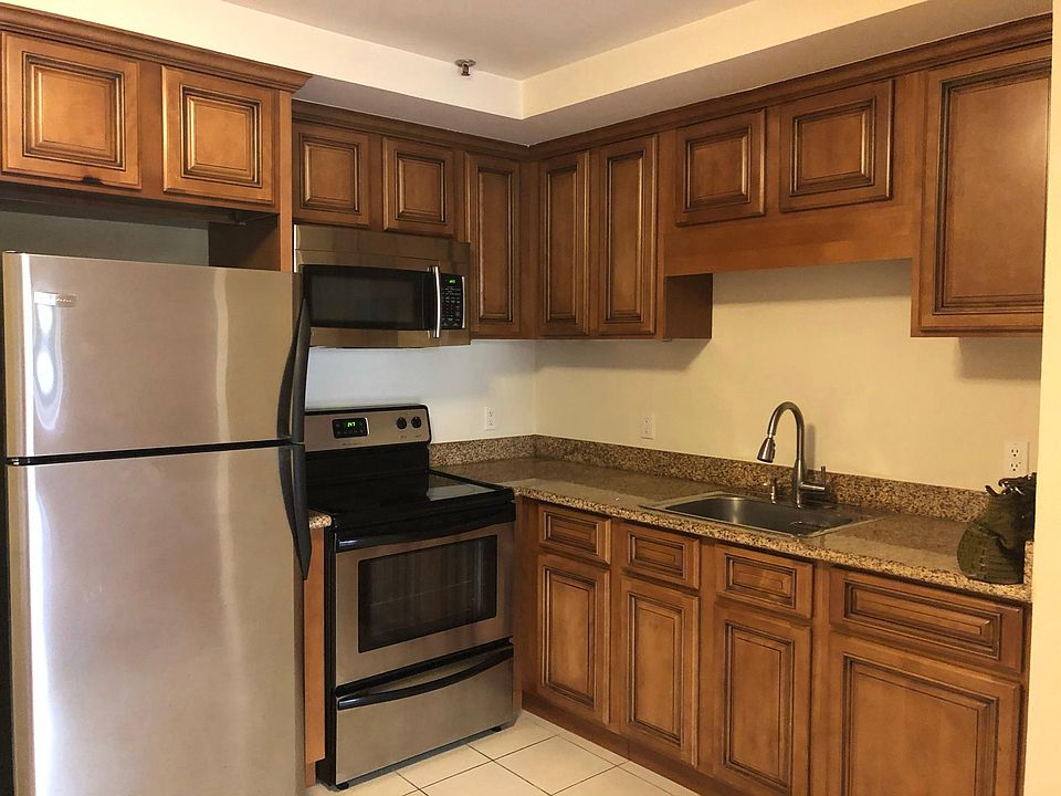 1st image of 324 Catalpa St APT 104