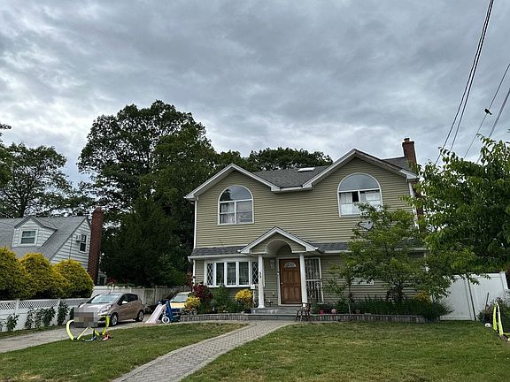 2nd image of 33 Circle Dr