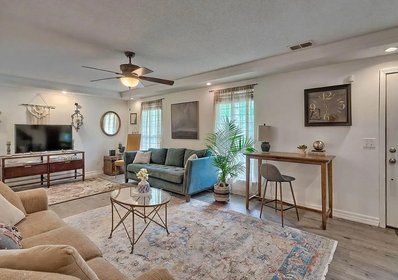 189 Hester Woods Dr — Photo 3