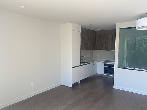 2nd image of 1463 Lombard St APT 304