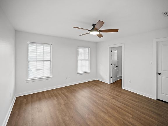 3rd image of 2008 Ridgewood Dr