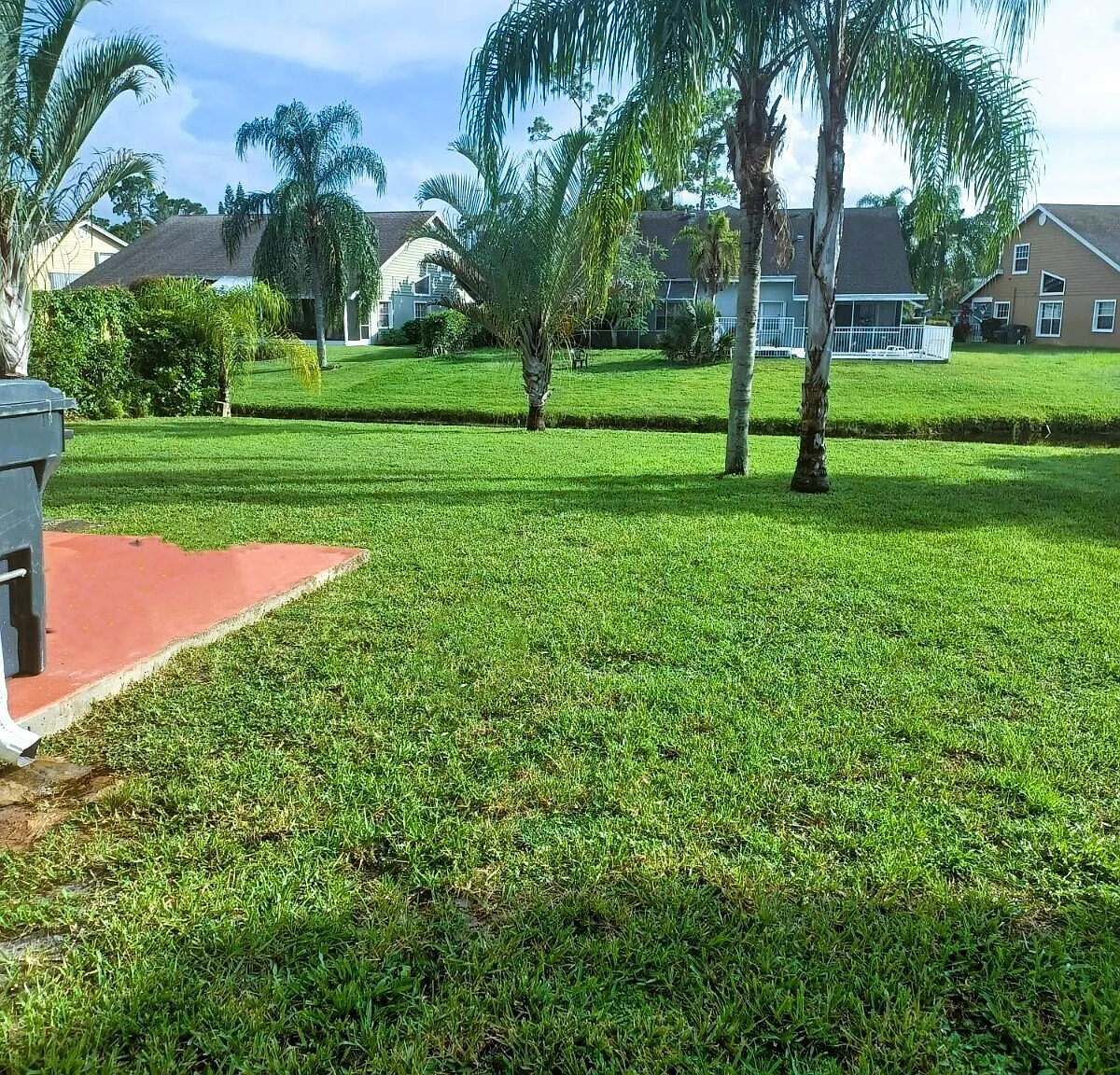 3 bed, 3.0 bath, 1729 sqft, $5,900 — Photo 2