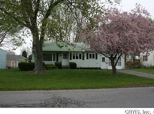 203 Fletcher Dr, North Syracuse, NY 13212