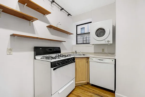 Sold by Compass | media 6