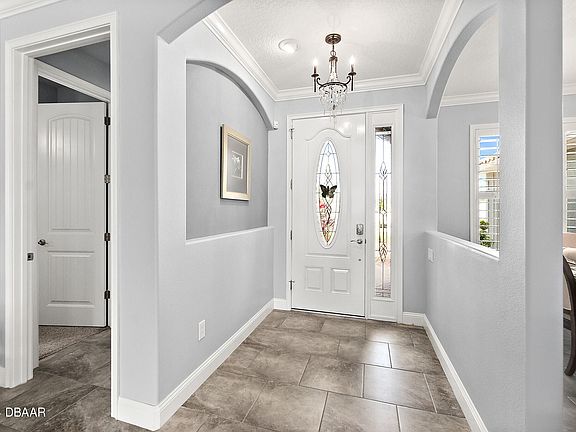 3rd image of 40 Thornhill Chase Cir