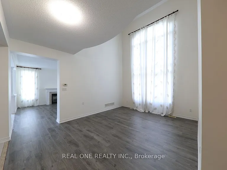 29 Duckfield Cres — Photo 8
