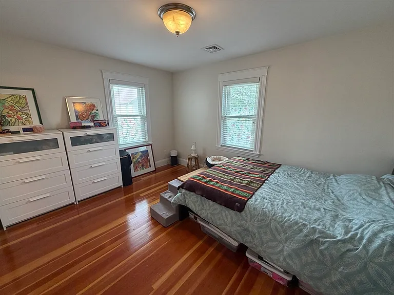 32-34 Chestnut St #32 — Photo 10
