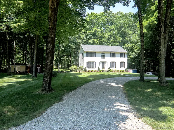 7 Sidecut Road, Redding, CT 06896