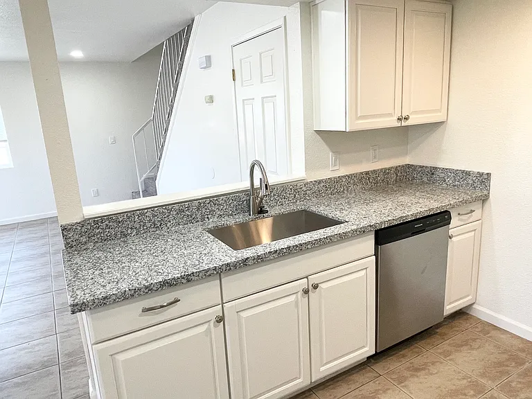 2144 Hickory Way #C — Photo 13