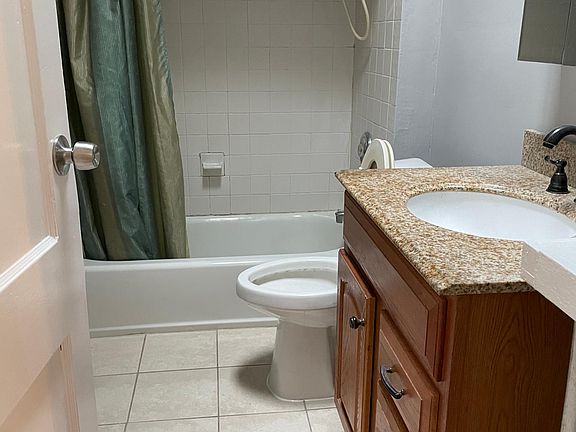 5th image of 3344 Englewood St