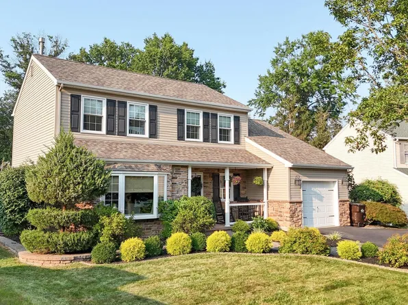 112 Fox Hunt Dr, Souderton, PA 18964