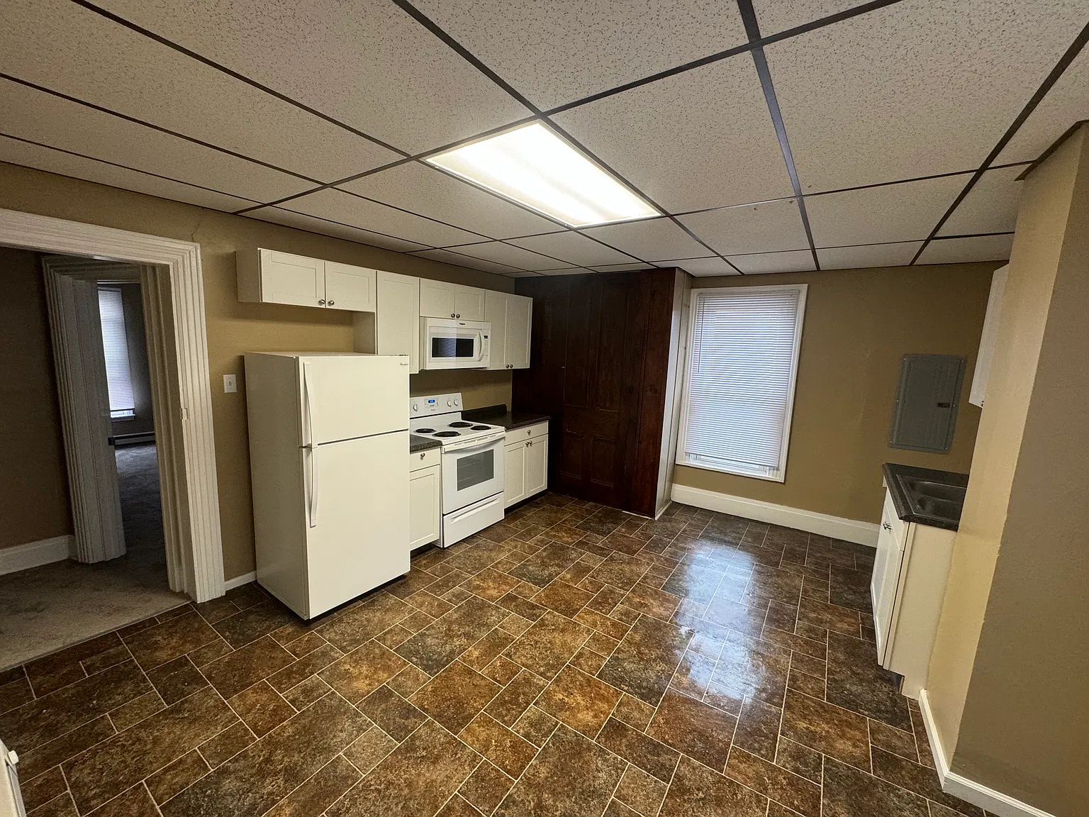1 bed, $900 — Photo 2