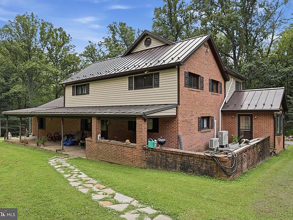3rd image of 1220 Brown Rd