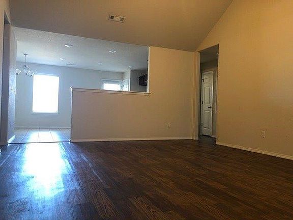 4th image of 540 Saddlehorn Dr