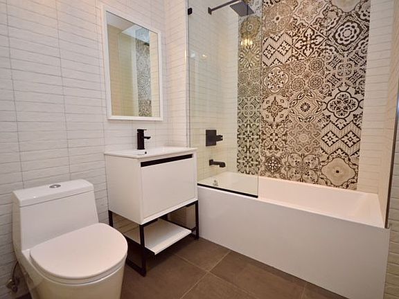 5th image of 295 Montgomery St #1R