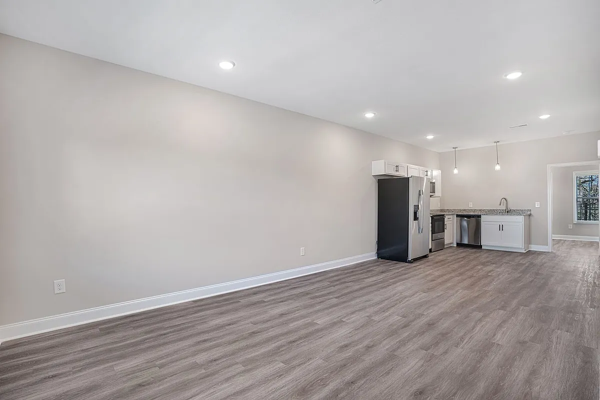 Building Photo - Highland Oaks