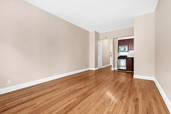 Rented by Cooper & Cooper Real Estate | media 14