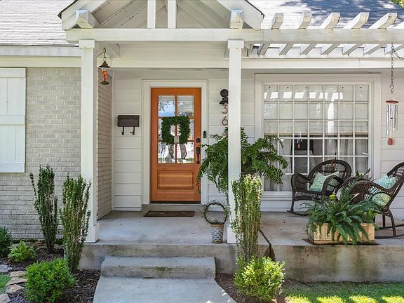 4th image of 3649 Charleswood Ave