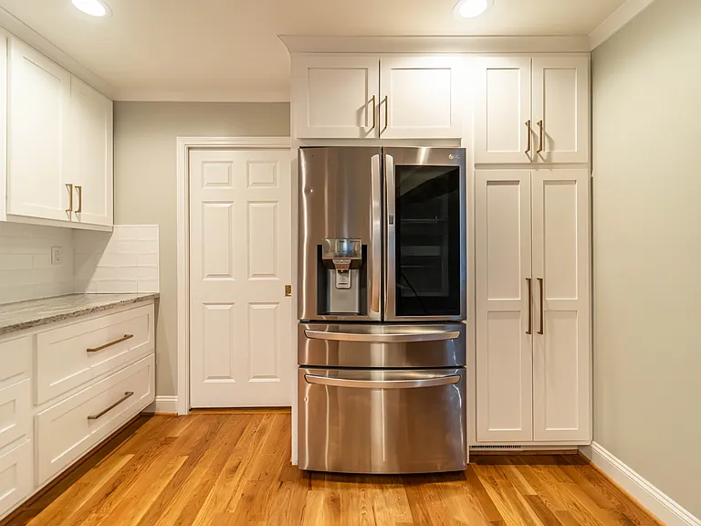 High end refrigerator included. It even makes ice balls!