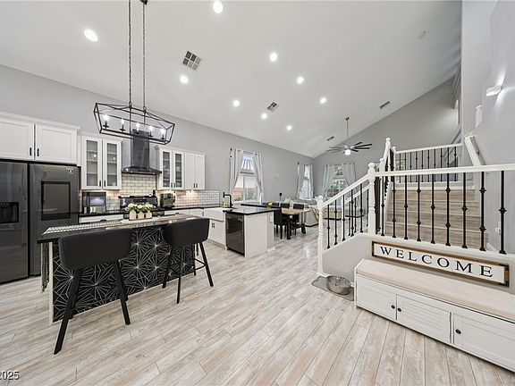 4th image of 8053 Glimmerglass Ave