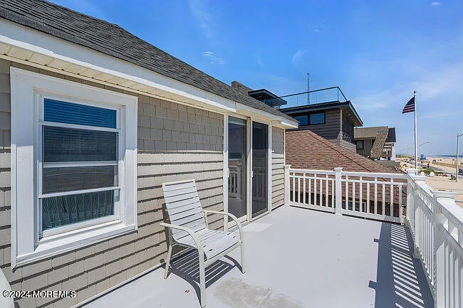 157 Beachfront Front — Photo 36