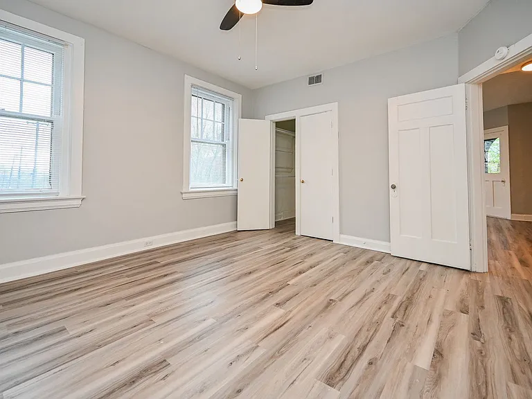 2562 Woodburn Ave #19 — Photo 10