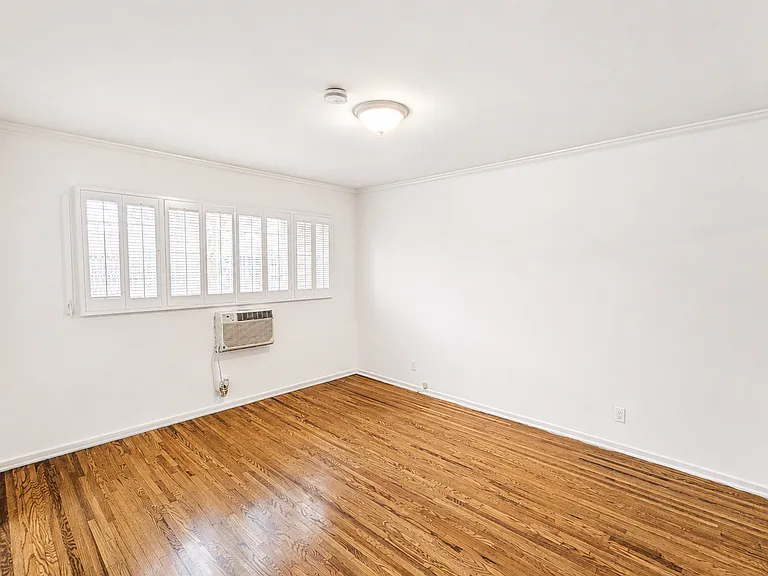 12240 Montana Ave #105 — Photo 12