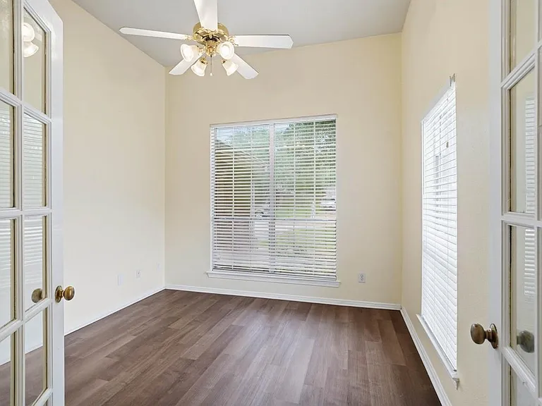 21107 Stoney Haven Dr — Photo 4