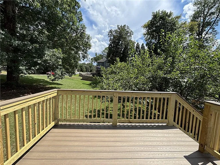 2469 Glynn Dr SE — Photo 6
