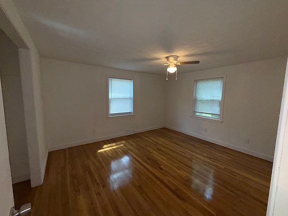 5th image of 266 Lowell St