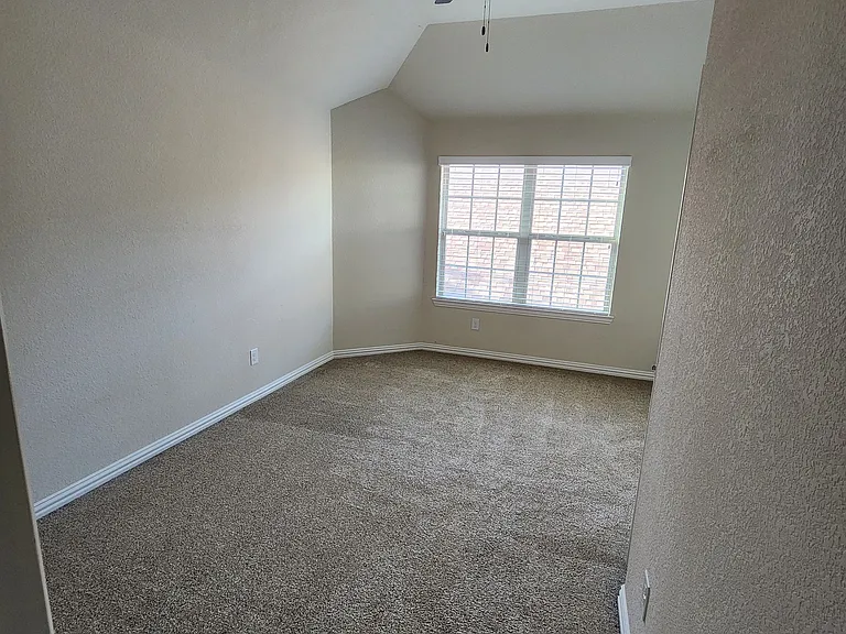 813 Warwick Blvd — Photo 13